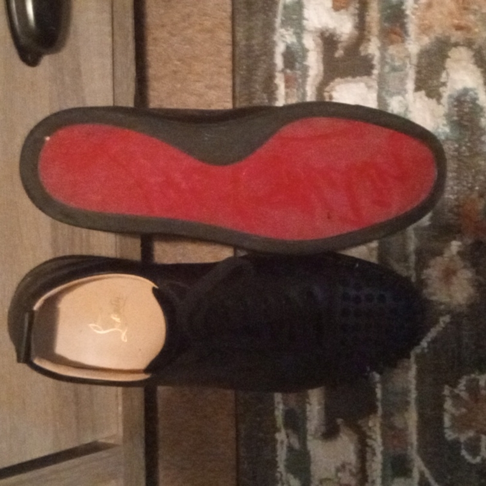 Shoes size 9